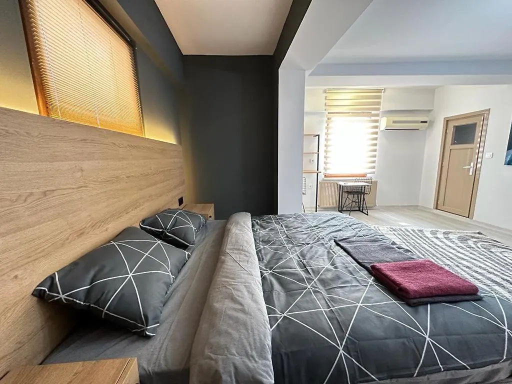 Airhome Istanbul 0*,
