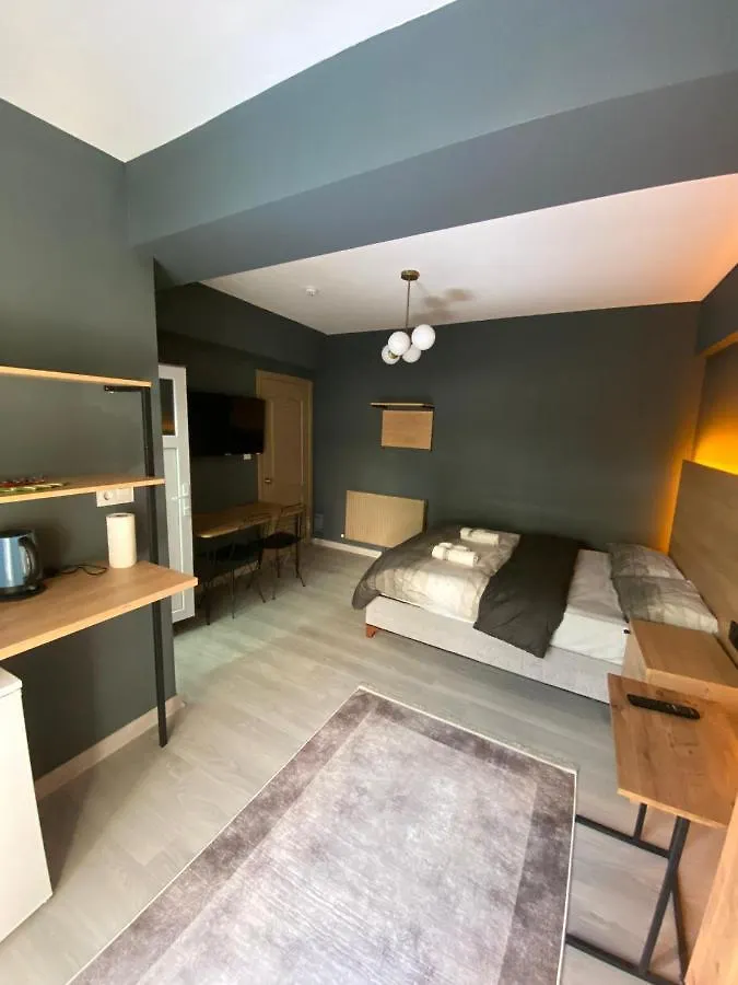 Airhome Istanbul 0*,